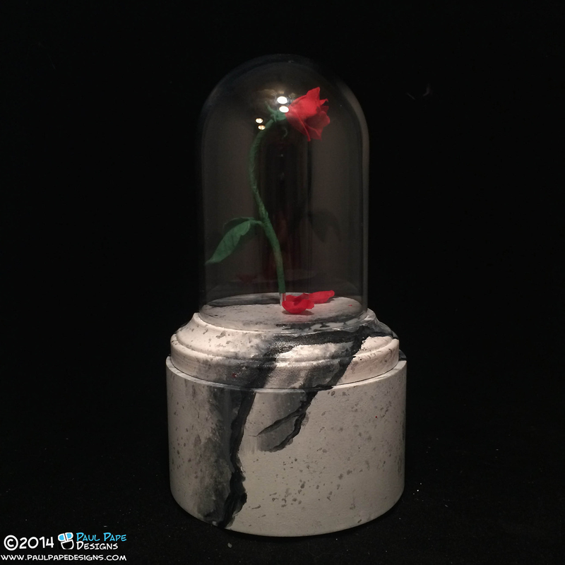 Illustration for article titled Pokeball Engagement Ring Box